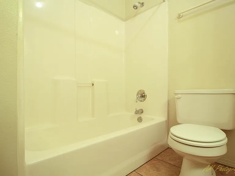 815 N Storer Ave #7 — Photo 9