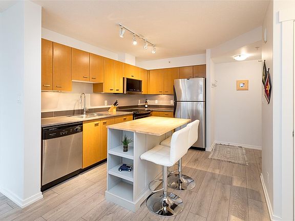 4th image of 751 Fairfield Rd #1006