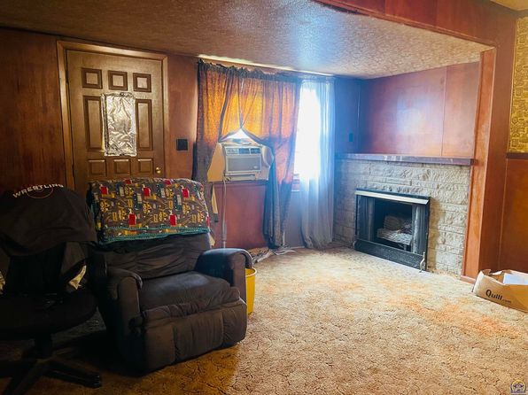 203 Oak St, Nortonville, KS 66060