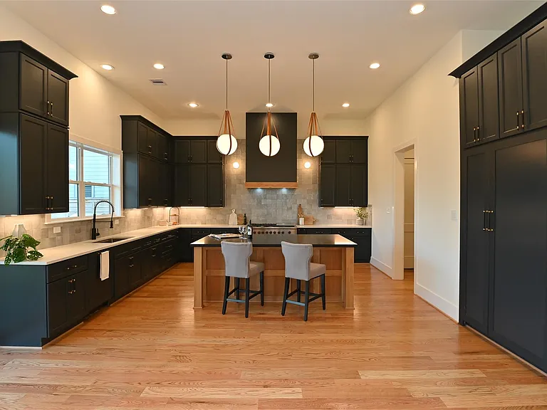 1733 Du Barry Ln — Photo 16