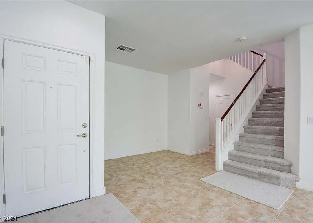 4 bed, 2.5 bath, 1763 sqft, $2,495 — Photo 2