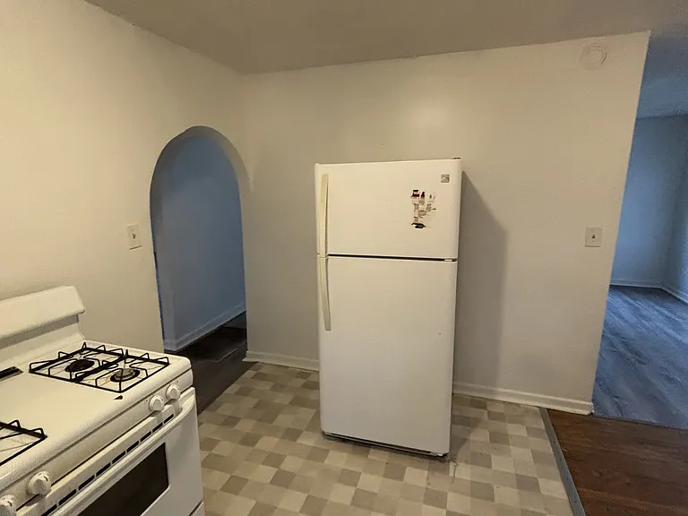 1738 N Poplar Ave — Photo 8