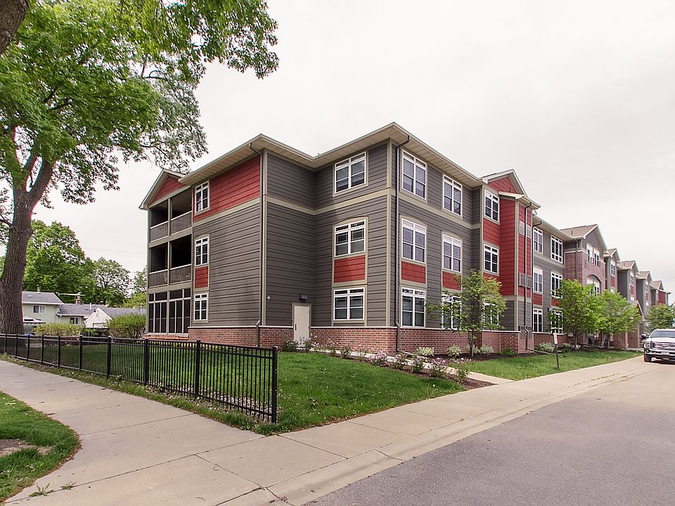 1st image of 2530 34th St E #202