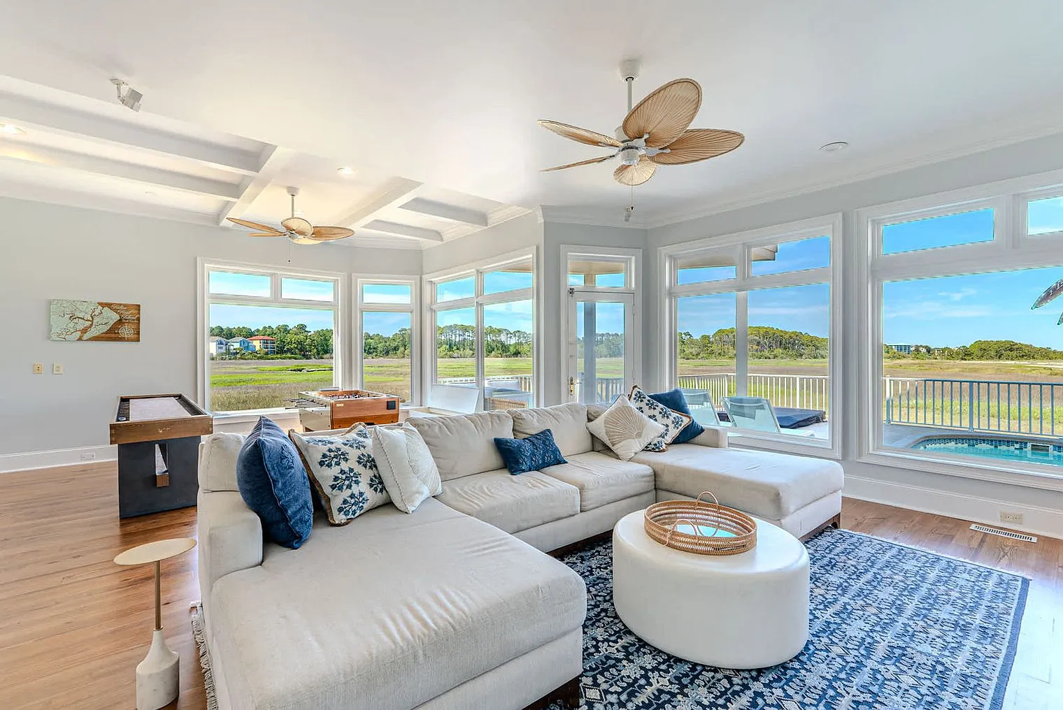 6 bed, 6.0 bath, 4068 sqft, $13,641 — Photo 1
