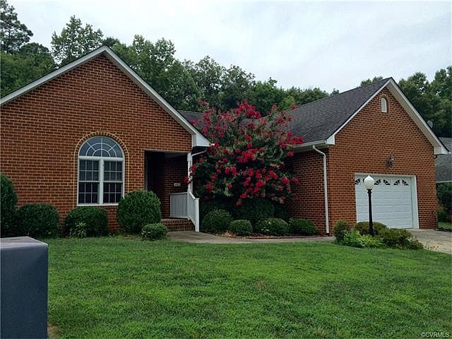 1st image of 441 Cobblestone Dr