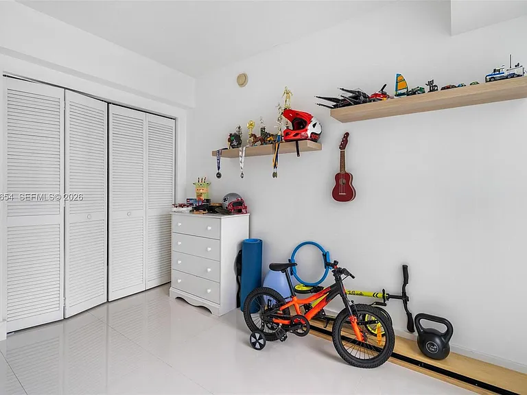 41 SE 5th St #1202 — Photo 3