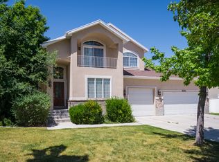 8242 S Akers Way, Sandy, UT 84094