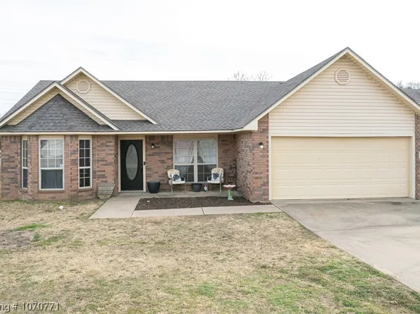 2623 Red Oak Dr, Van Buren, AR 72956