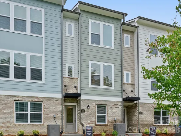 1140 Bismuth Ln, Charlotte, NC 28211