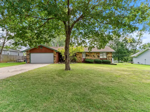 4650 S Holiday Avenue, Springfield, MO 65810