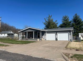 60 Oak Dr, Fort Madison, IA 52627