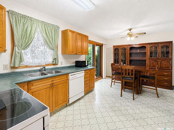 2nd image of 9014 Deans CRESCENT
