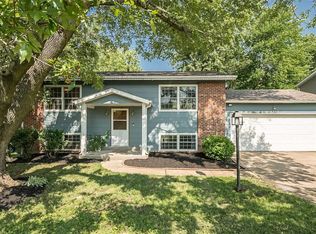 1256 McKelvey Rd, Maryland Heights, MO 63043