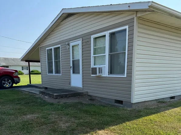 315 Maple Ave, Moorefield, WV 26836