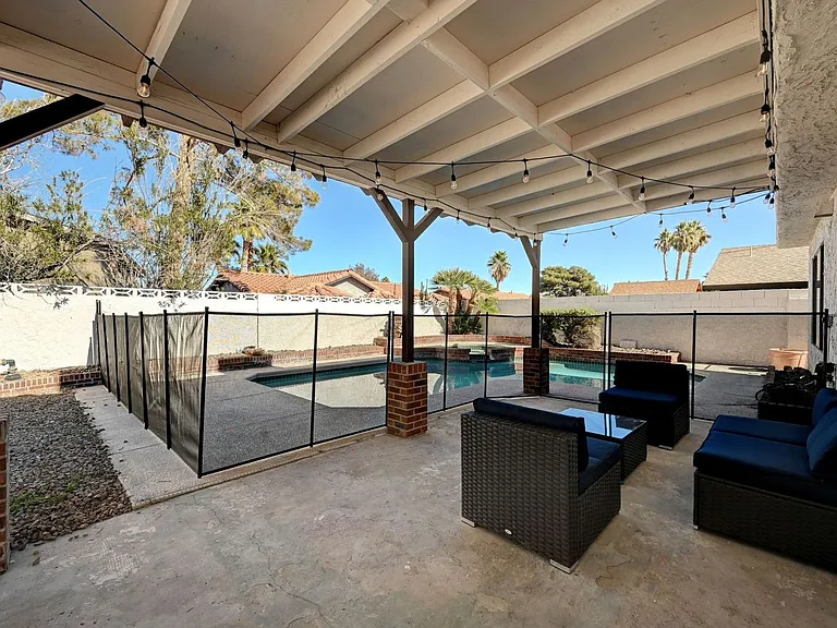 2247 Marlboro Dr — Photo 4