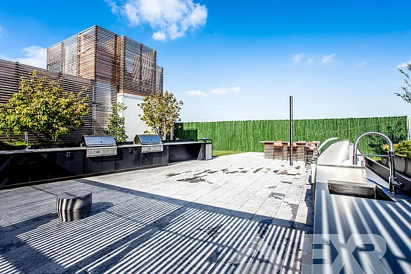 Rented by EXR | media 22