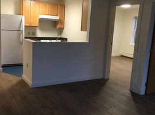 9 S Main St, Hardwick, VT 05843