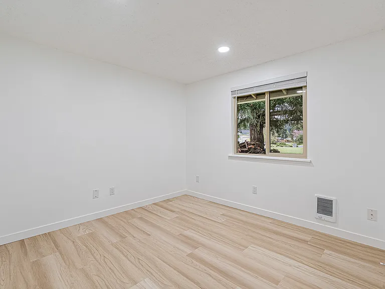 9408 Columbine Cir W — Photo 11