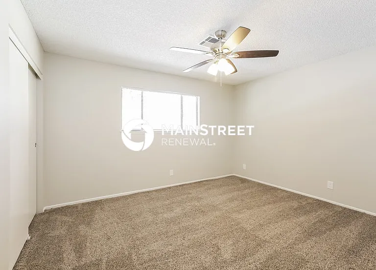 4570 Paseo El Rio Dr — Photo 10
