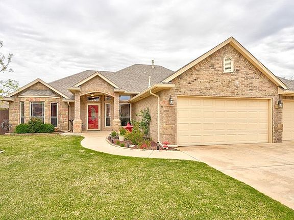 2nd image of 2108 Hackberry Creek Ave