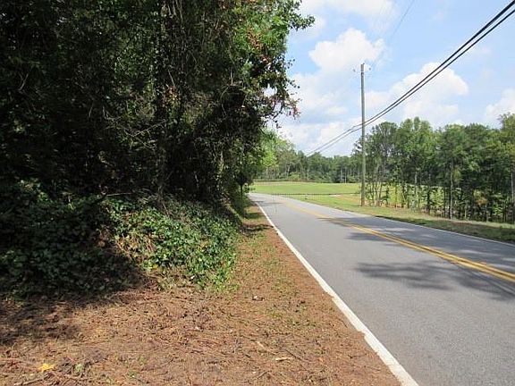 3rd image of 465 Veterans Memorial Hwy SE