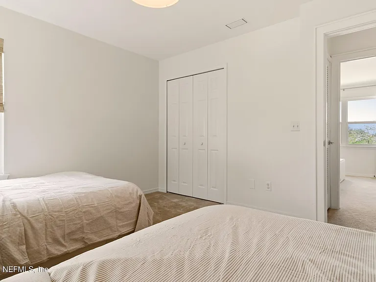 120 Alsace Ct — Photo 35