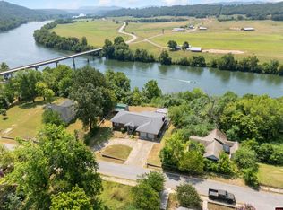 64 South St, Calico Rock, AR 72519