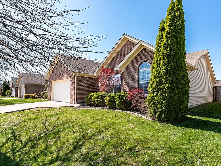 3813 Ridgetop Cir — Photo 1