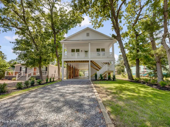 231 NE 77th Street, Oak Island, NC 28465