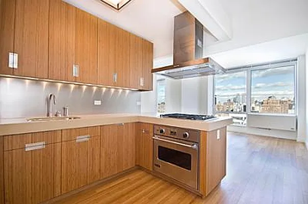 Rented by Sotheby's International Realty | media 23