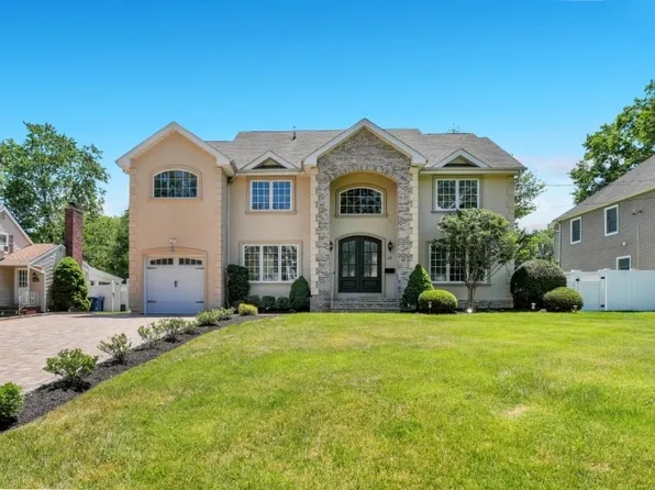 49 Hall Dr, Clark Twp., NJ 07066