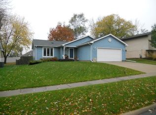 5319 Norse Dr, Cedar Falls, IA 50613