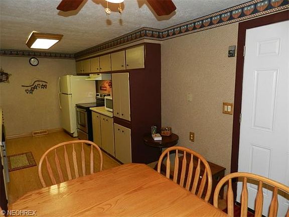 4th image of 239 Southwood Dr