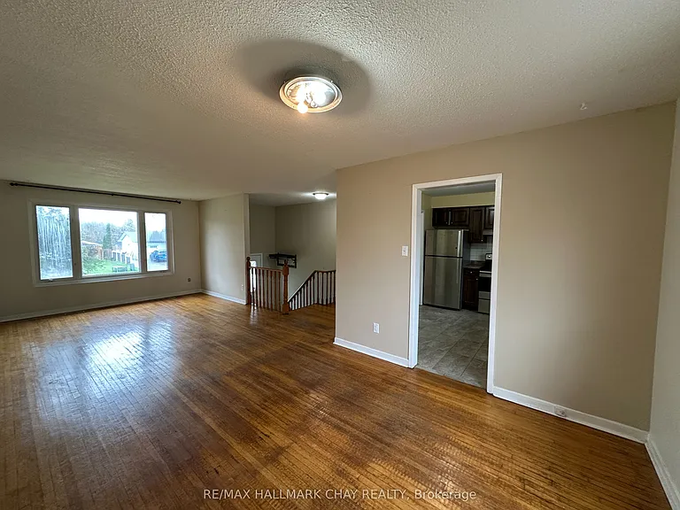 278 Pine Dr — Photo 3