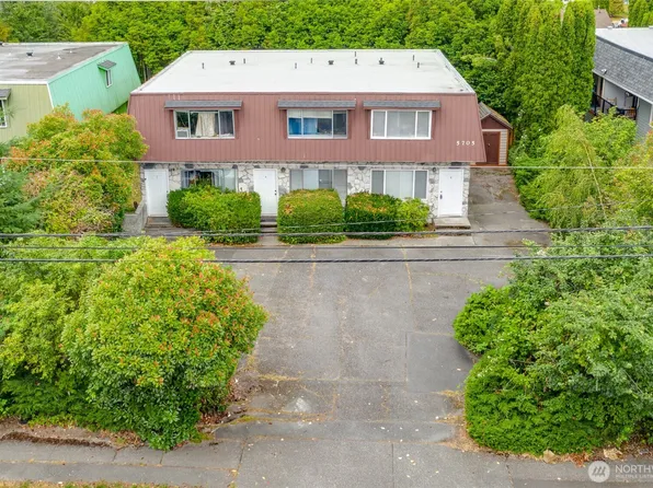 5705 204th Street SW, Lynnwood, WA 98036