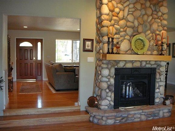 4th image of 4040 Helen Ln