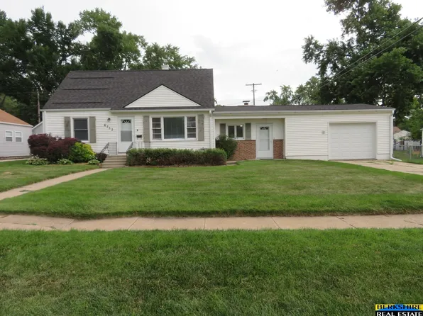 6752 Charles St, Omaha, NE 68132