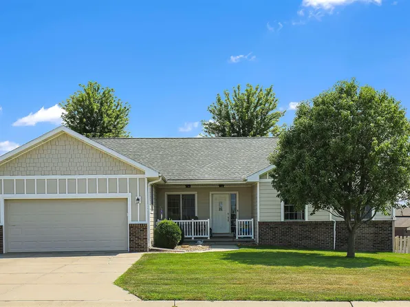1521 Lake Ridge Dr, Plattsmouth, NE 68048