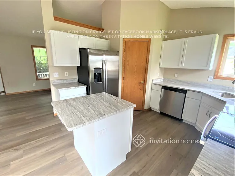 10128 45th Pl NE — Photo 4