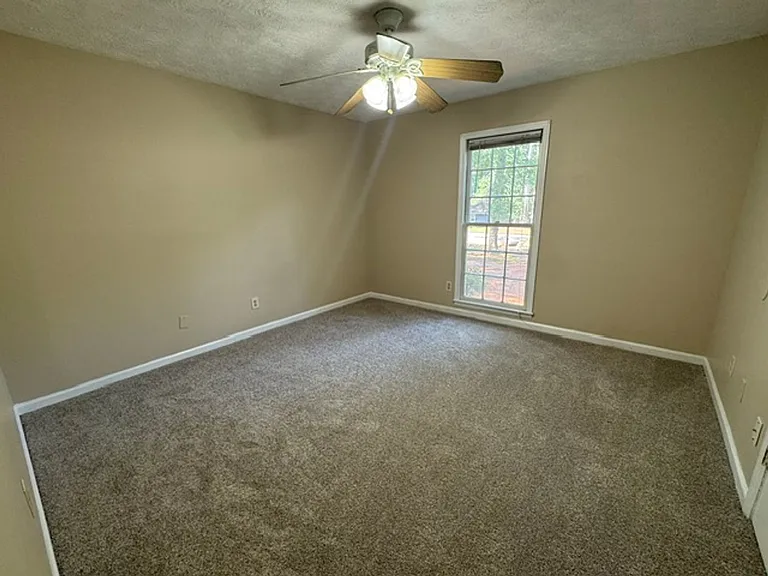 228 Hearthstone Dr — Photo 9