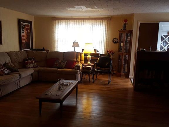2nd image of 46 Brookhaven Dr