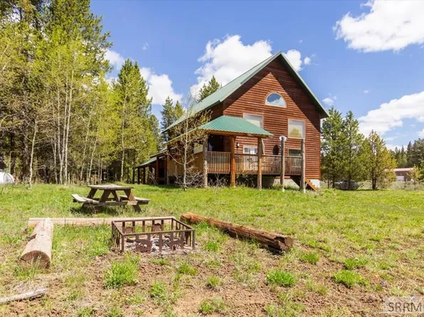 3524 Remington Dr, Island Park, ID 83429