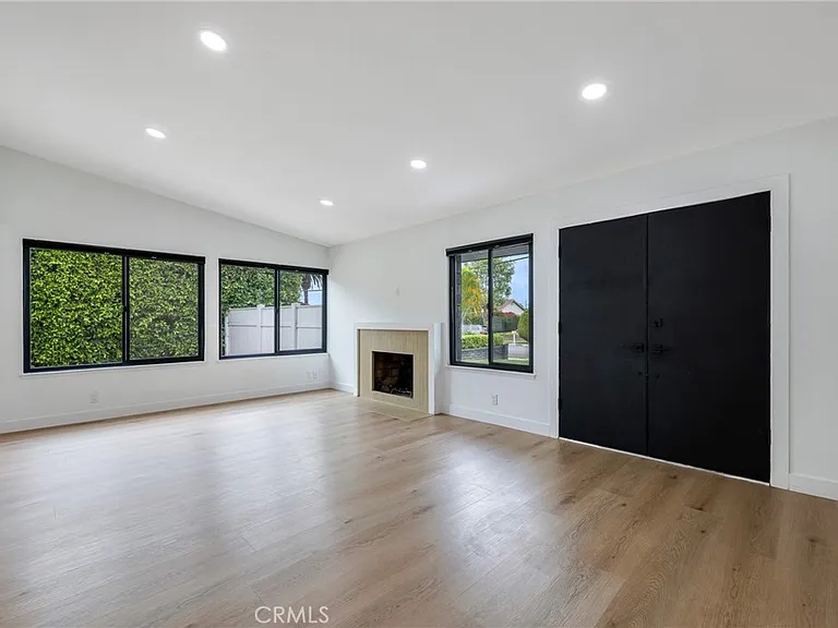 5402 Jefferson St — Photo 24