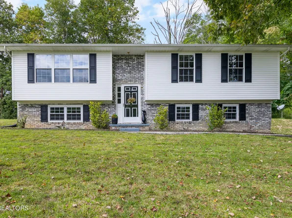 175 Henderson Ln, Jacksboro, TN 37757