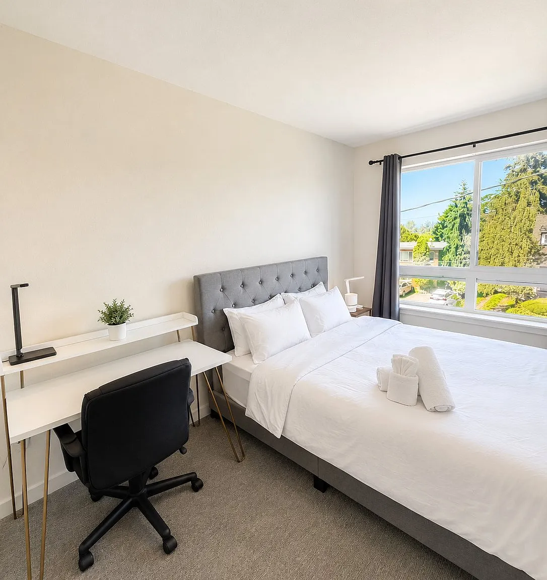 Modern 2 Bed Townhouse in Seattle | 2 Bath |City and Mountain Views| $3595 | Avail. 10/1/2026 — Photo 3