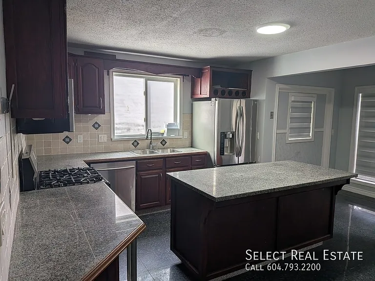 46365 Cessna Dr — Photo 8