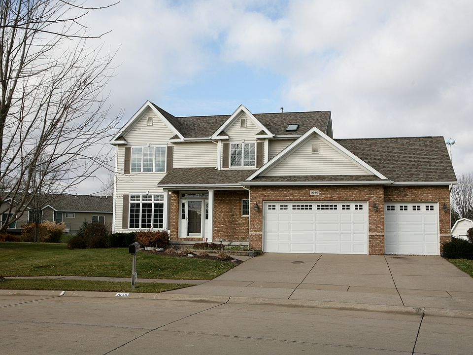 1646 green bay court