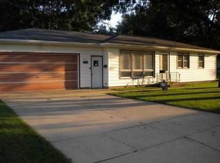 307 Upland Dr, Waterloo, IA 50701