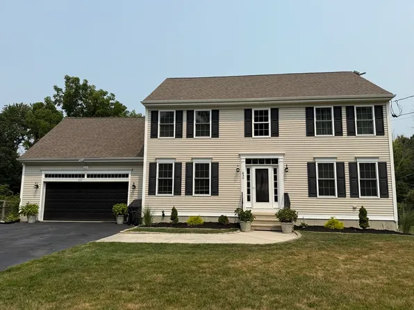 450 Locust St, Raynham, MA 02767