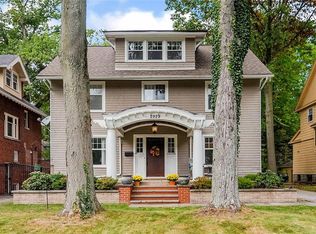 2929 Edgehill Rd, Cleveland Heights, OH 44118